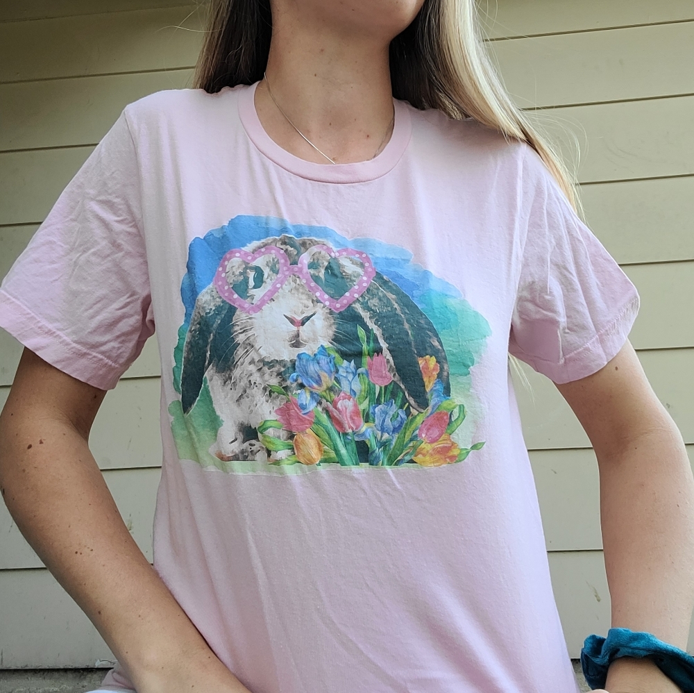 Pink t-shirt with bunny print